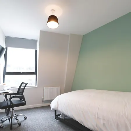 Apartament 4 Bedroom Flat At Fitzhardinge House Bristol