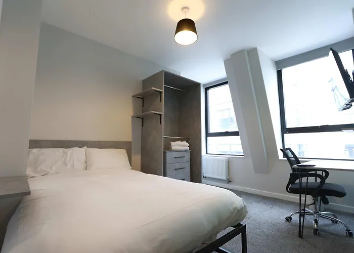 4 Bedroom Flat At Fitzhardinge House *