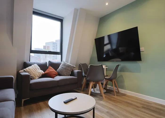 4 Bedroom Flat At Fitzhardinge House Appartement