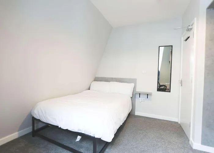 4 Bedroom Flat At Fitzhardinge House Appartement *