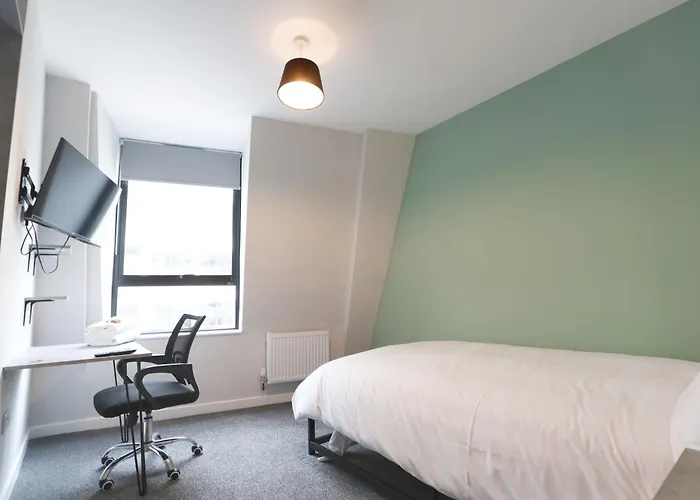 Apartment 4 Bedroom Flat At Fitzhardinge House Bristol