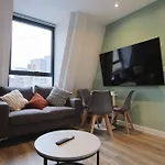 4 Bedroom Flat At Fitzhardinge House Apartamento