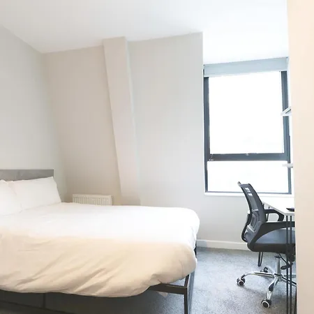 דירה 4 Bedroom Flat At Fitzhardinge House בריסטול