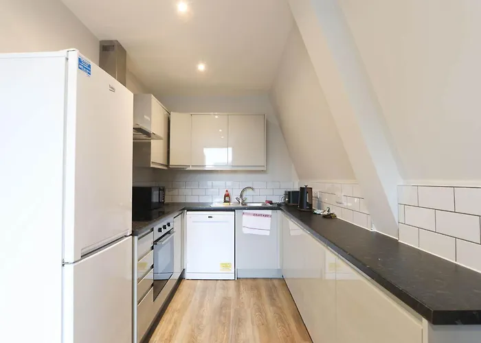 4 Bedroom Flat At Fitzhardinge House Apartament