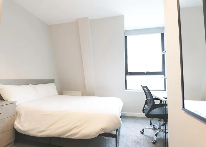 Apartament 4 Bedroom Flat At Fitzhardinge House Bristol