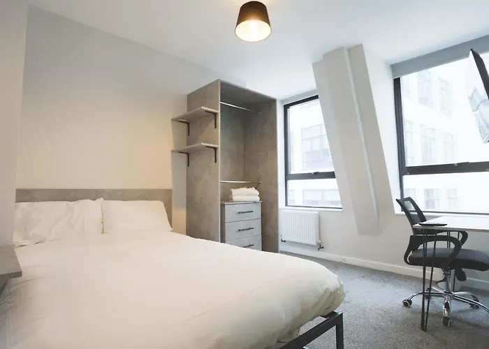 Apartament 4 Bedroom Flat At Fitzhardinge House Bristol